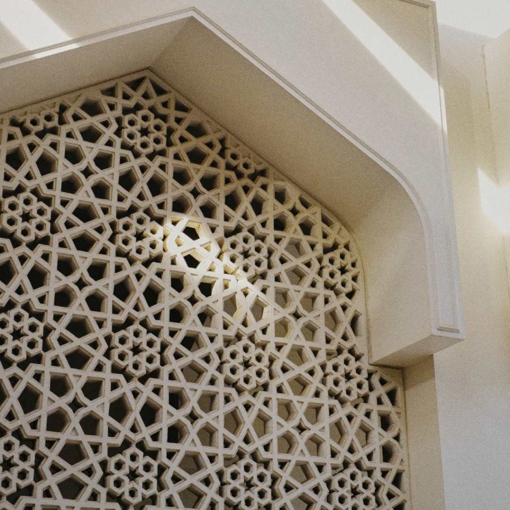 Detalle de una celosía típica de la arquitectura mediterránea